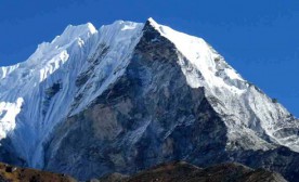 Baruntse Peak